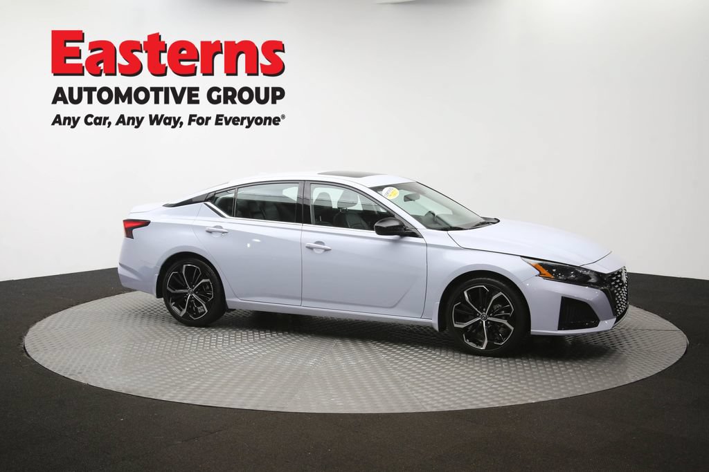 Used 2023 Nissan Altima 2.5 SR w/ SR Premium Package FWD image 48