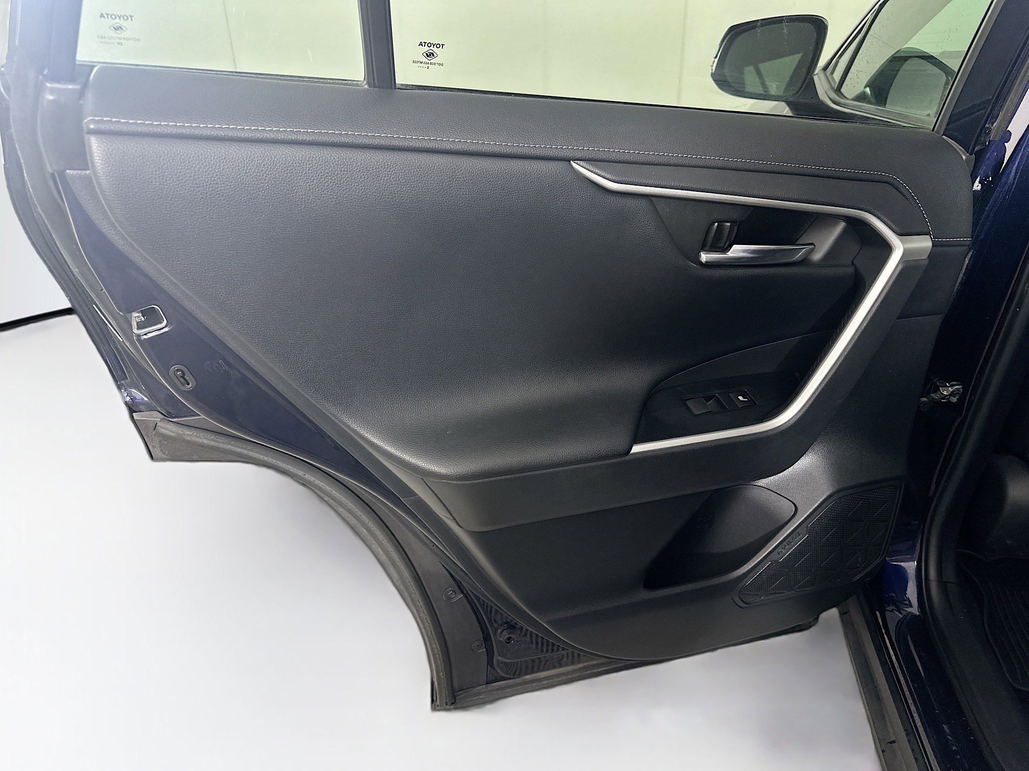 Used 2021 Toyota RAV4 Limited image 27