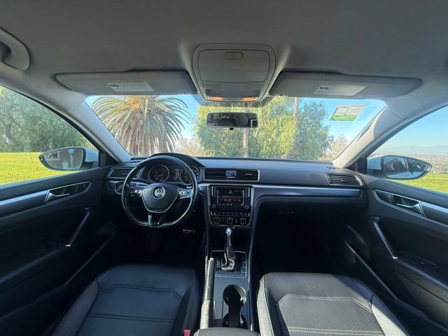 Used 2018 Volkswagen Passat 2.0T R-Line w/ R-Line Lighting Package image 15