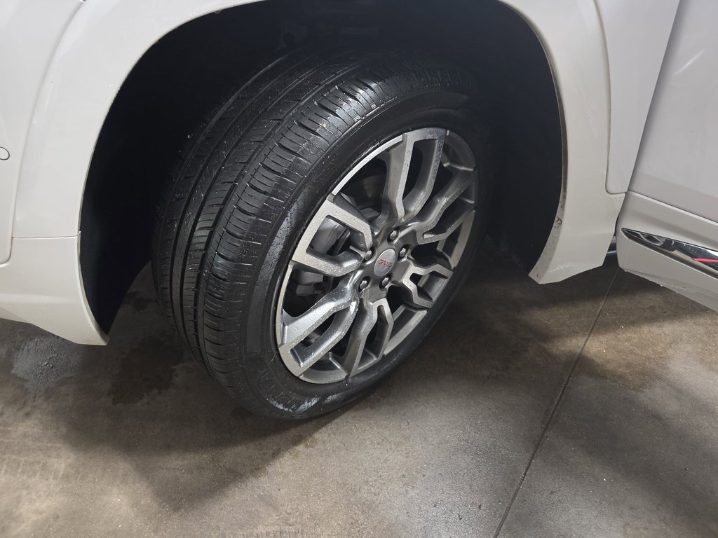 Used 2024 GMC Terrain Denali w/ Denali Premium Package image 40