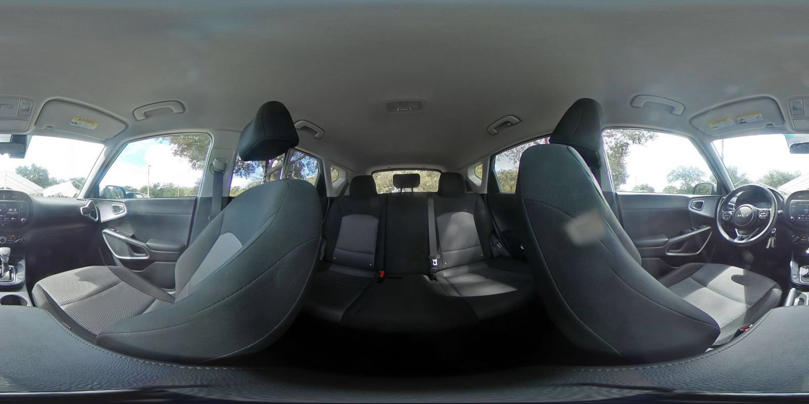 Used 2025 Kia Soul LX w/ LX Technology Package FWD image 39