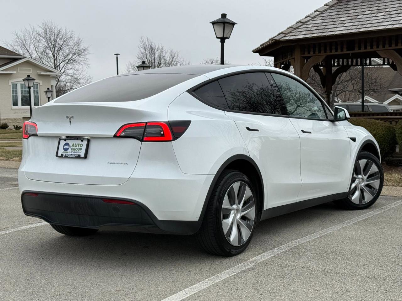 Used 2023 Tesla Model Y Long Range image 5