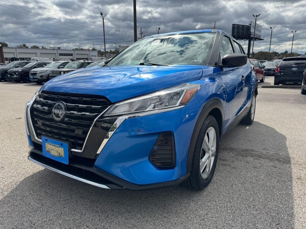 Used 2022 Nissan Kicks S FWD image 8