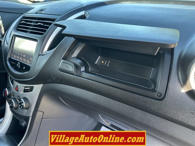 Used 2015 Chevrolet Trax LT w/ LT Plus Package AWD/4WD image 34