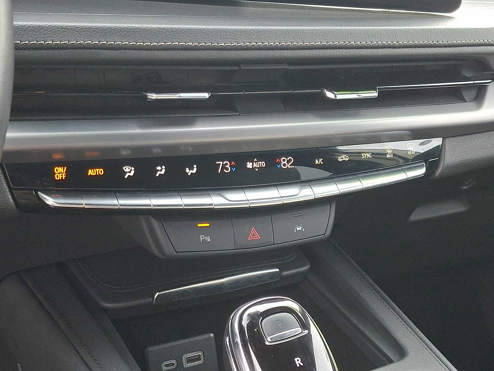 Used 2024 Cadillac XT4 Premium Luxury image 15