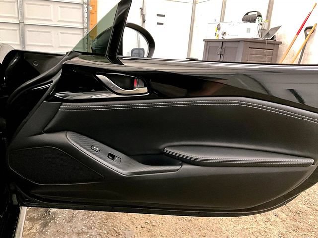 Used 2020 MAZDA MX-5 Miata RF Club RWD image 23