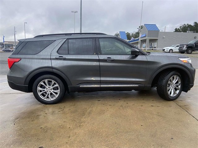 Certified 2020 Ford Explorer XLT w/ Equipment Group 202A image 2
