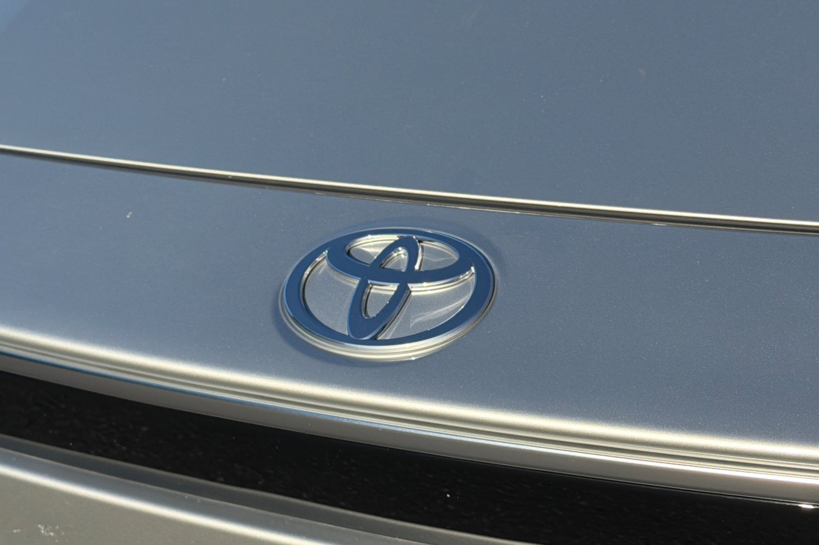 Used 2024 Toyota bZ4X AWD w/ Weather Package image 38