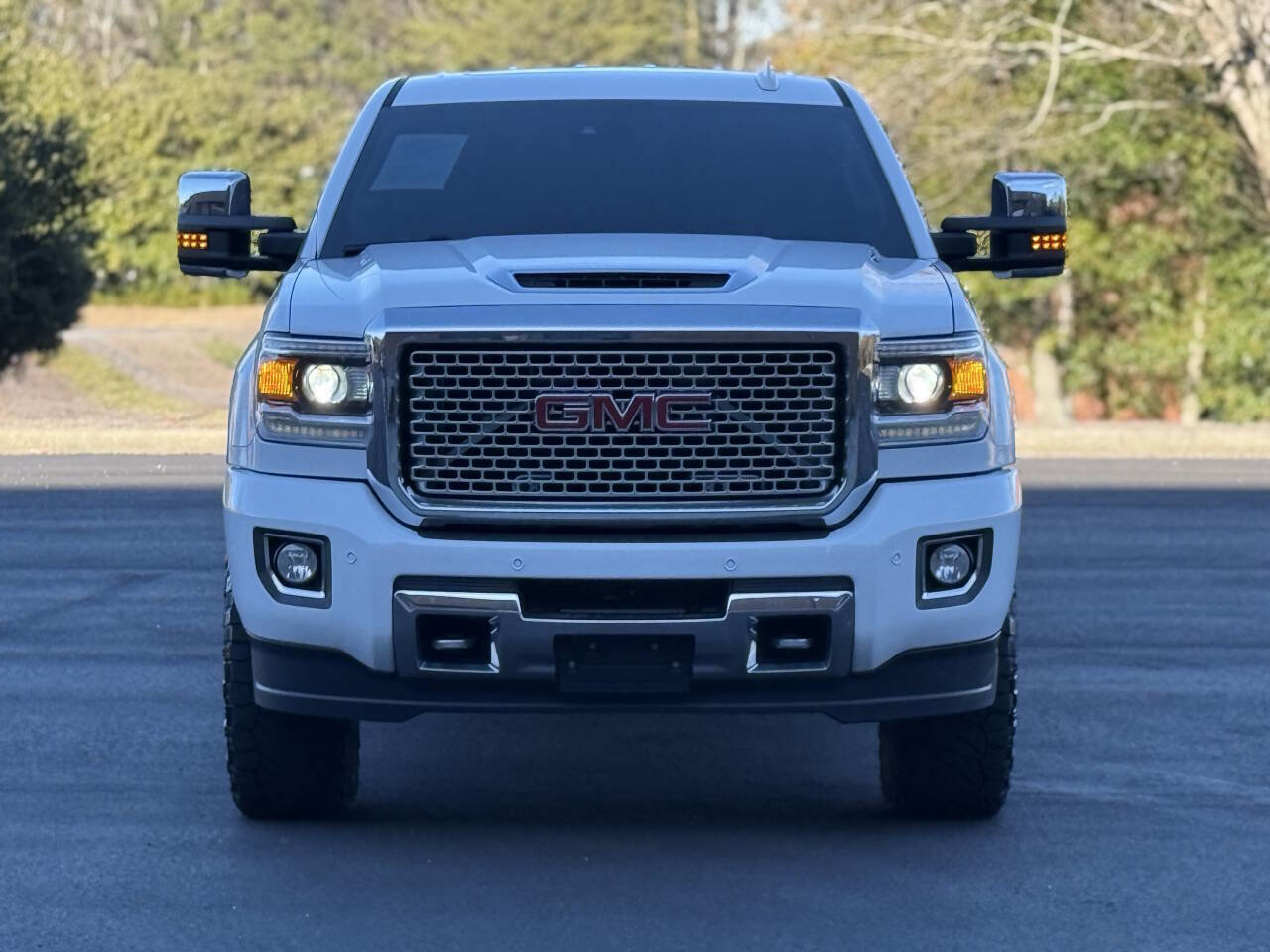 Used 2017 GMC Sierra 2500 Denali w/ Duramax Plus Package AWD/4WD image 5