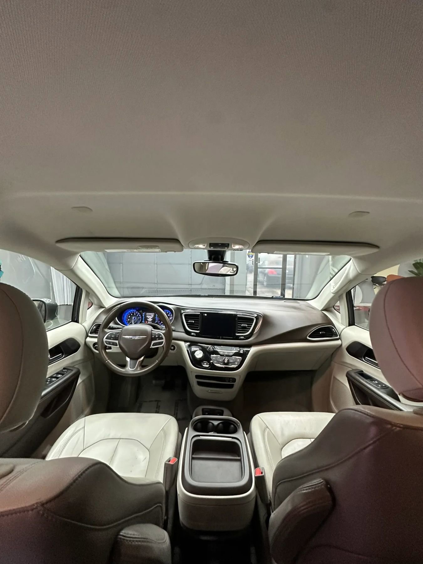 Used 2017 Chrysler Pacifica Touring-L FWD image 22