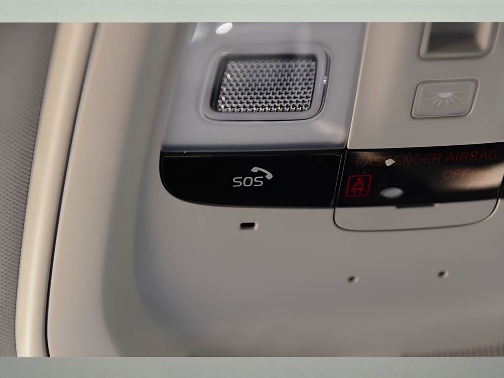 Certified 2026 Volvo XC60 B5 Plus w/ Protection Package Premier image 36