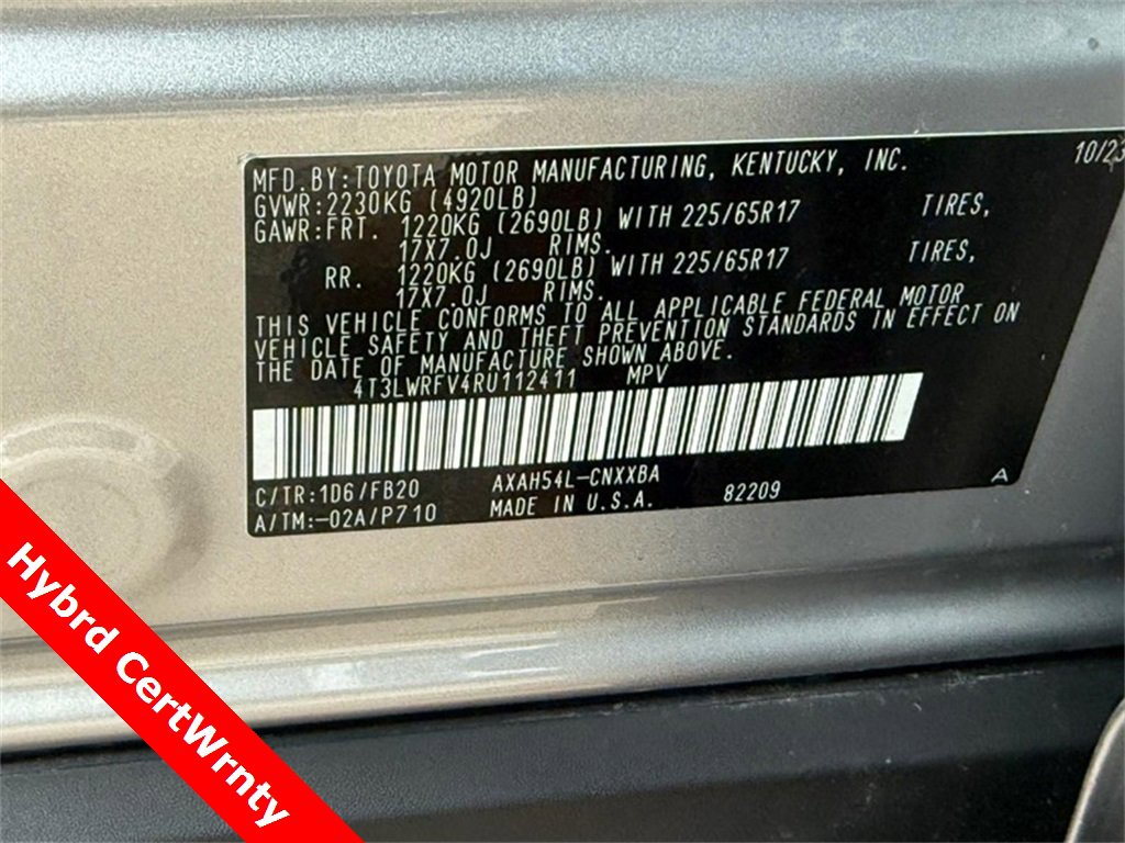 Used 2024 Toyota RAV4 LE image 31