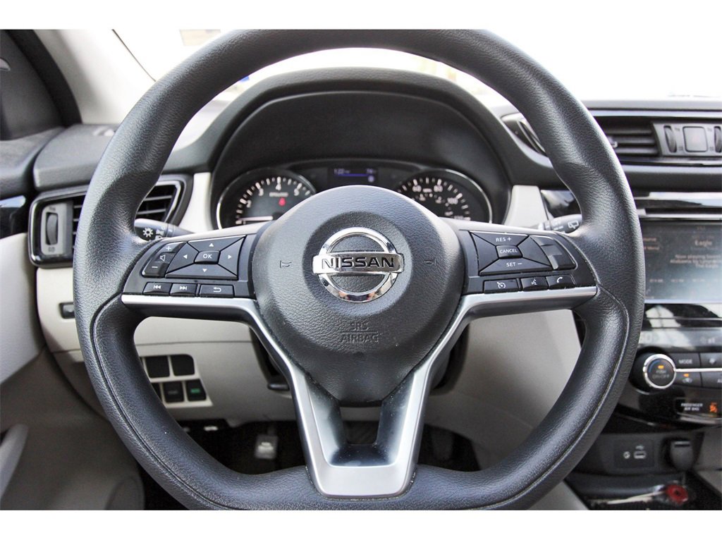 Used 2020 Nissan Rogue Sport SV image 9