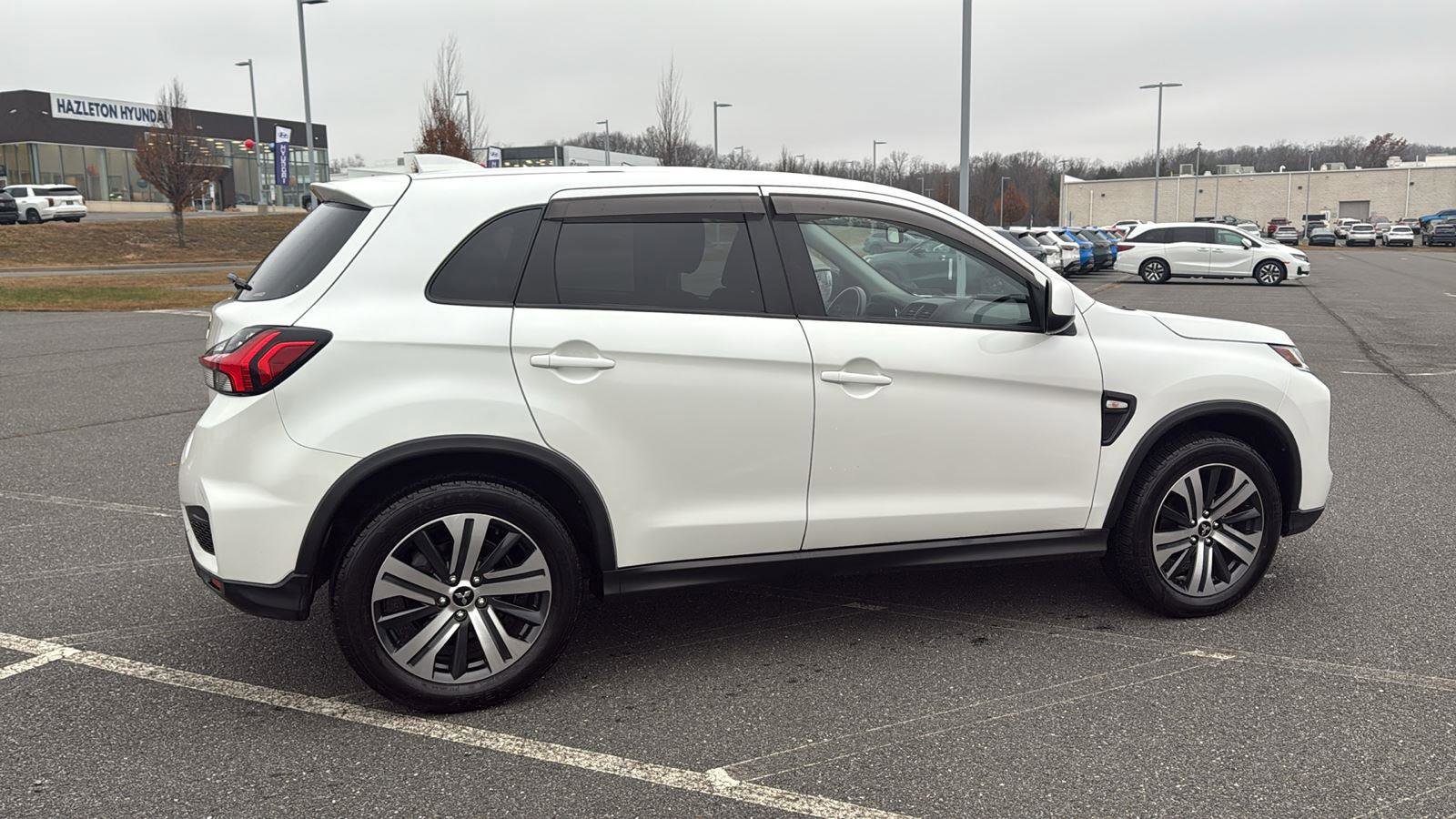 Used 2020 Mitsubishi Outlander Sport ES image 5