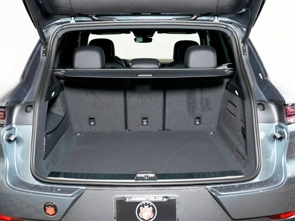 Certified 2026 Porsche Cayenne AWD/4WD image 12