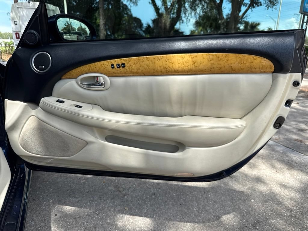 Used 2005 Lexus SC 430 Convertible RWD image 38