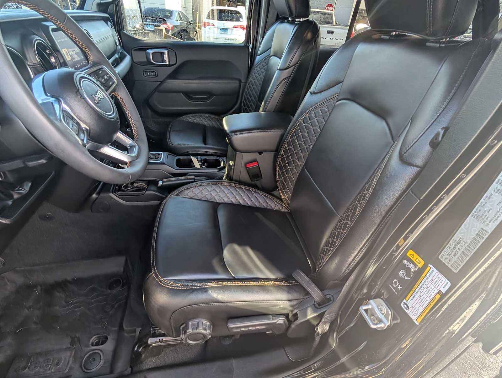 Used 2023 Jeep Wrangler Unlimited Sahara AWD/4WD image 9