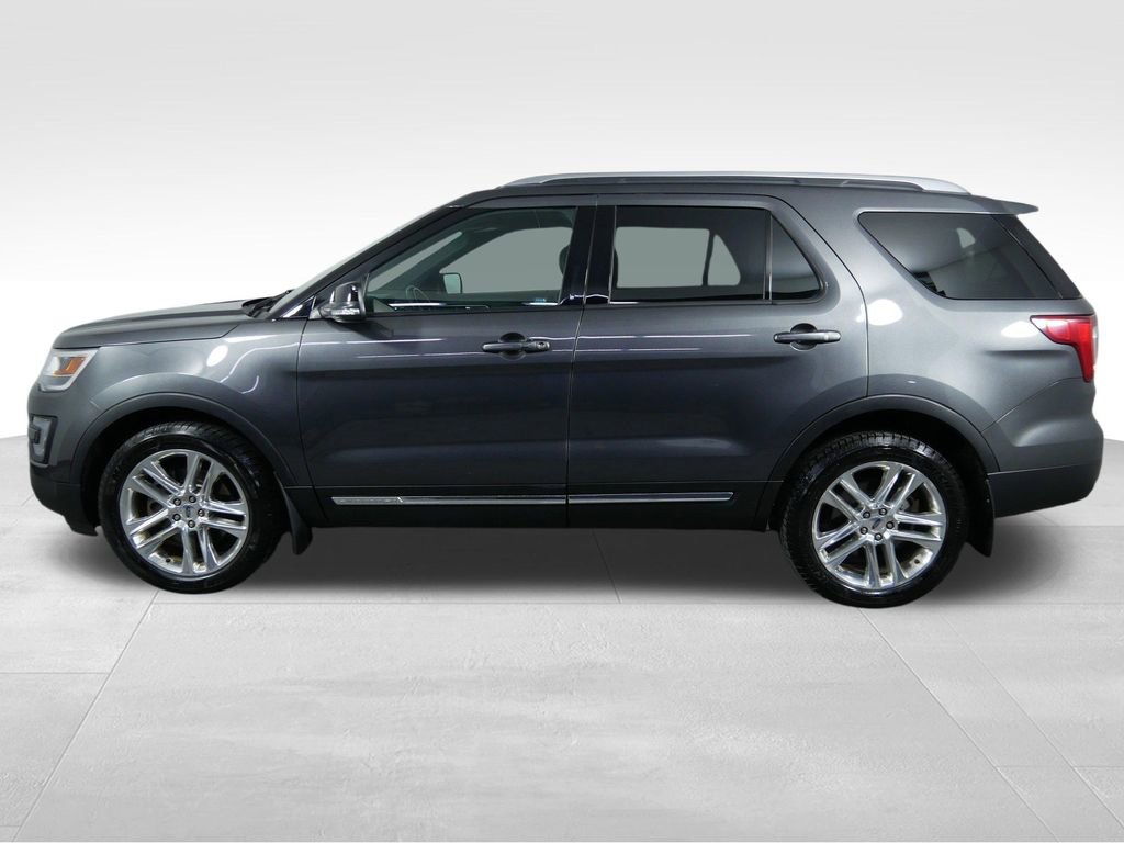 Used 2016 Ford Explorer XLT w/ Equipment Group 202A AWD/4WD image 6