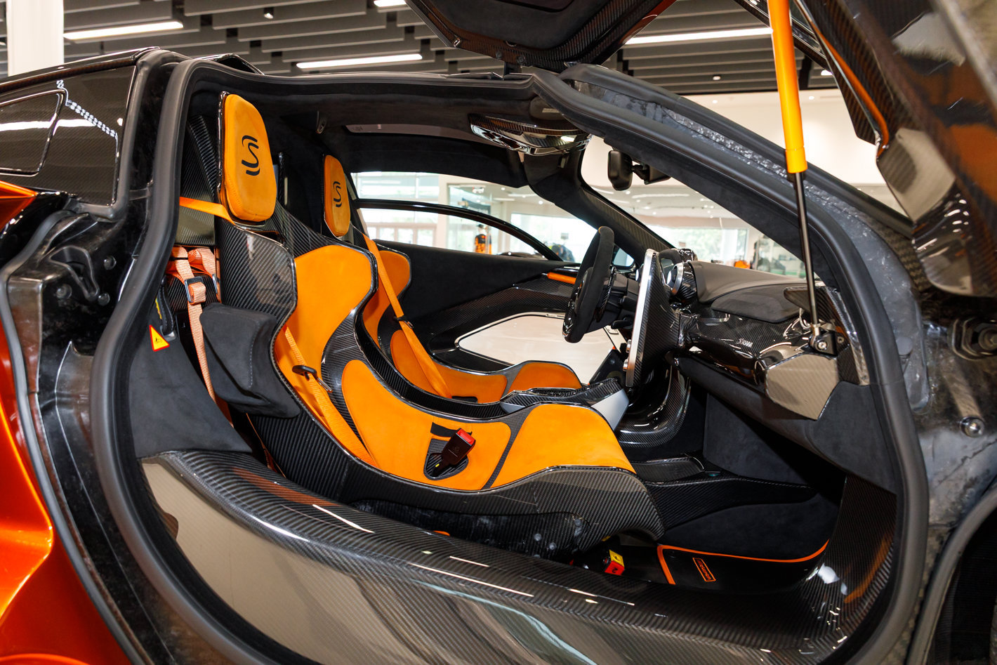 Used 2019 McLaren Senna RWD image 65