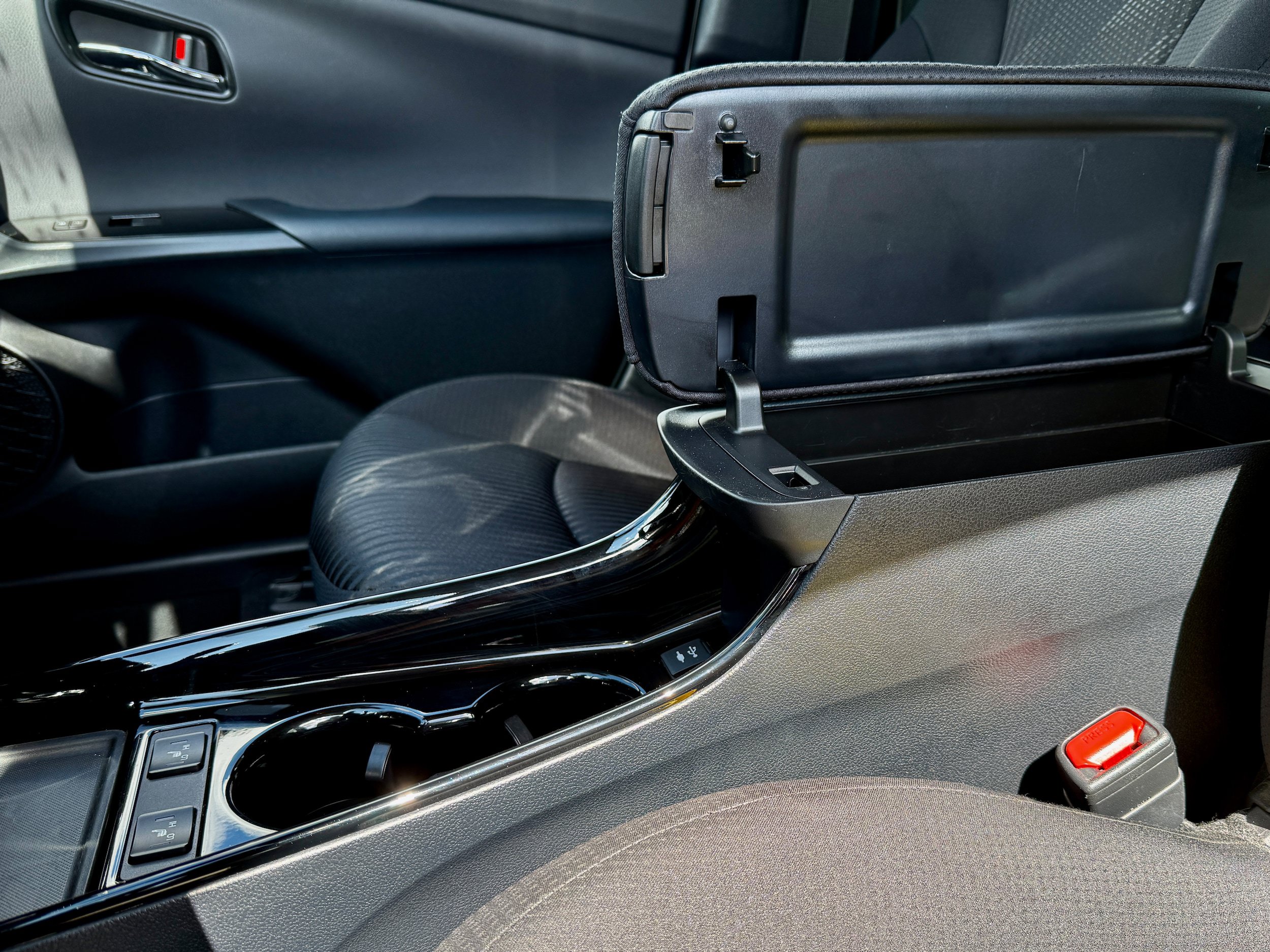 Certified 2020 Toyota Prius Prime LE w/ Carpet Mat Package FWD image 22