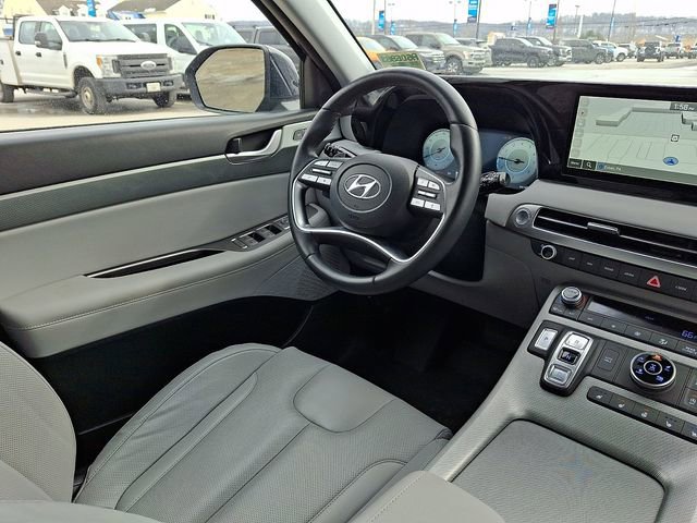 Used 2023 Hyundai Palisade SEL w/ Premium Package image 14