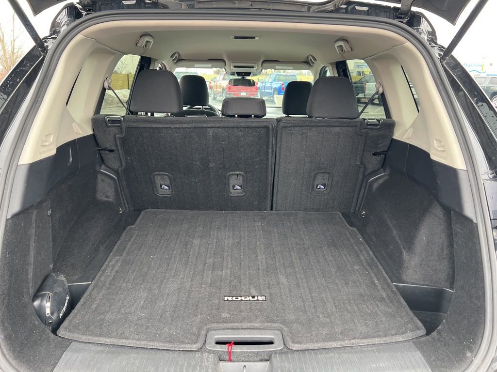 Used 2024 Nissan Rogue S image 7