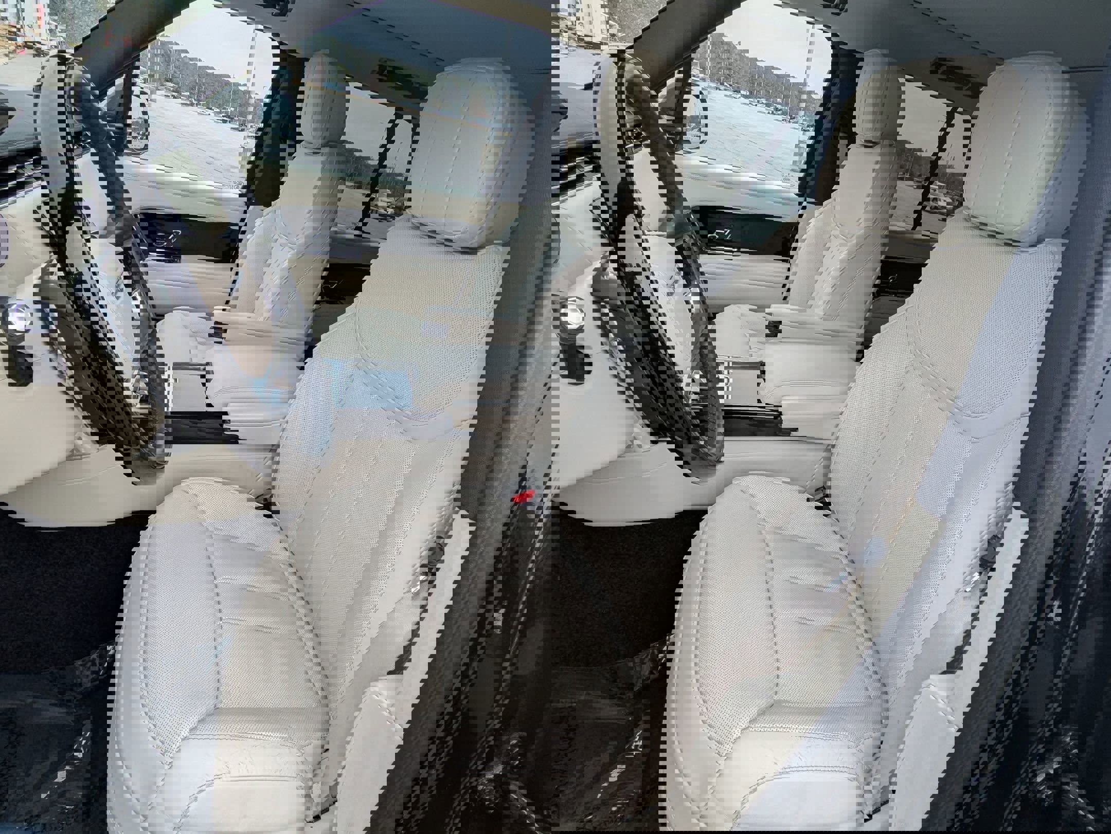 Used 2023 Land Rover Range Rover SE image 20