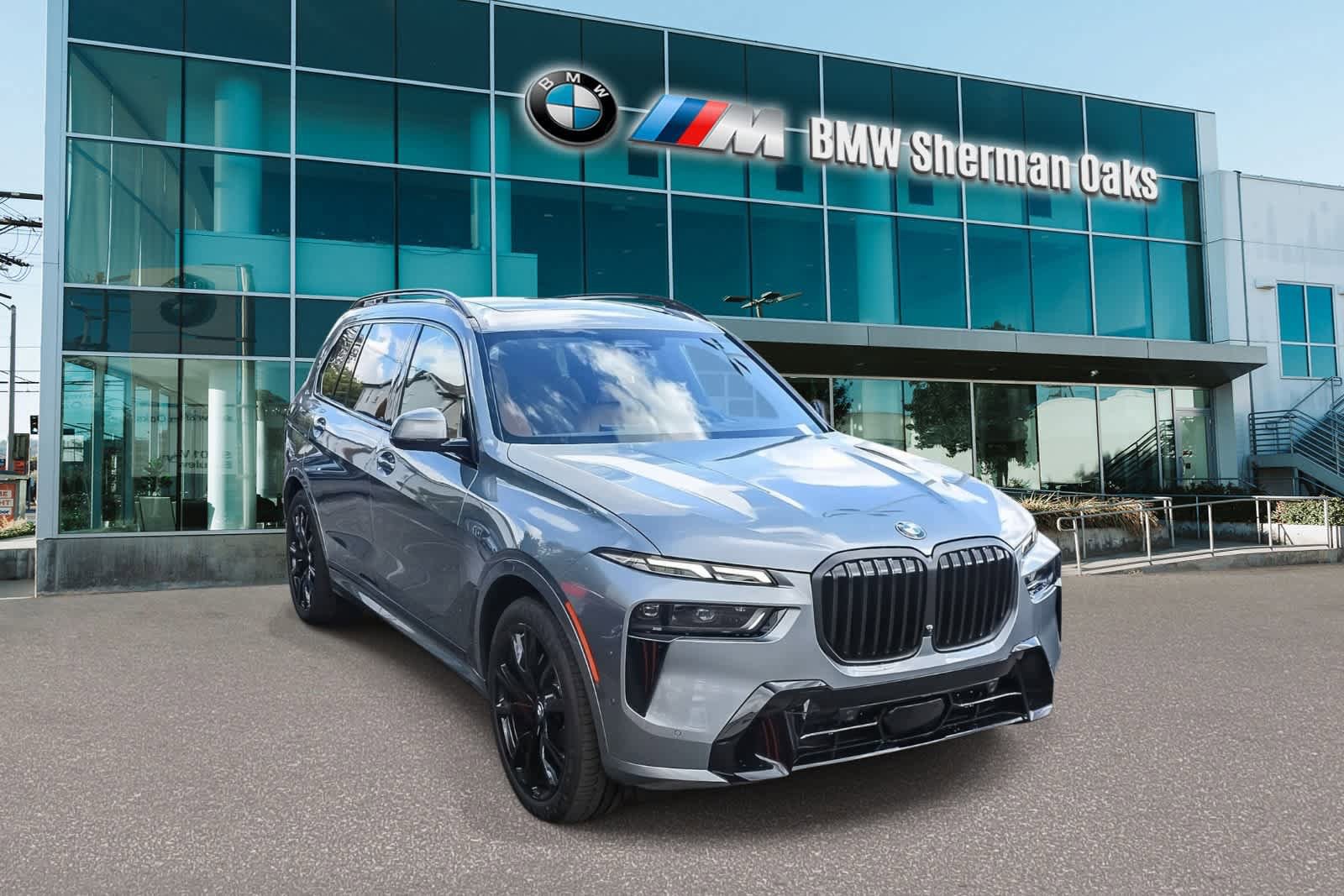 New 2026 BMW X7 xDrive40i w/ Executive Package image 3