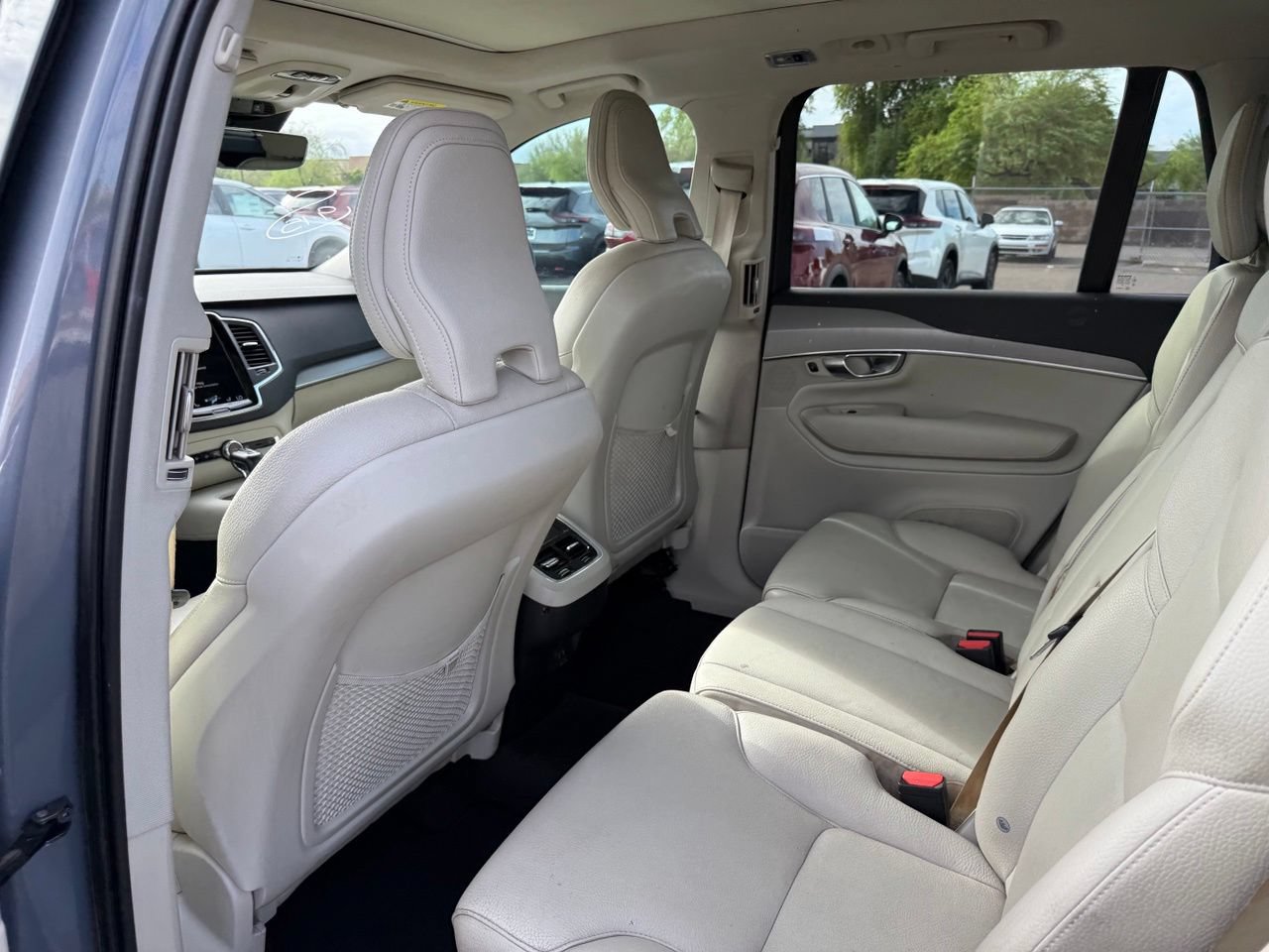 Used 2022 Volvo XC90 T5 Momentum AWD/4WD image 11