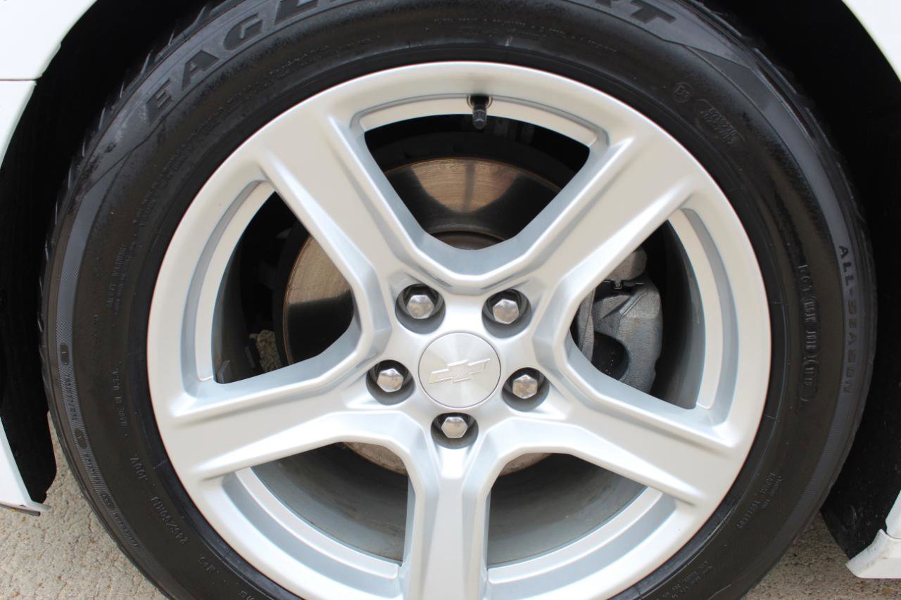 Used 2019 Chevrolet Camaro LT w/ Technology Package image 31