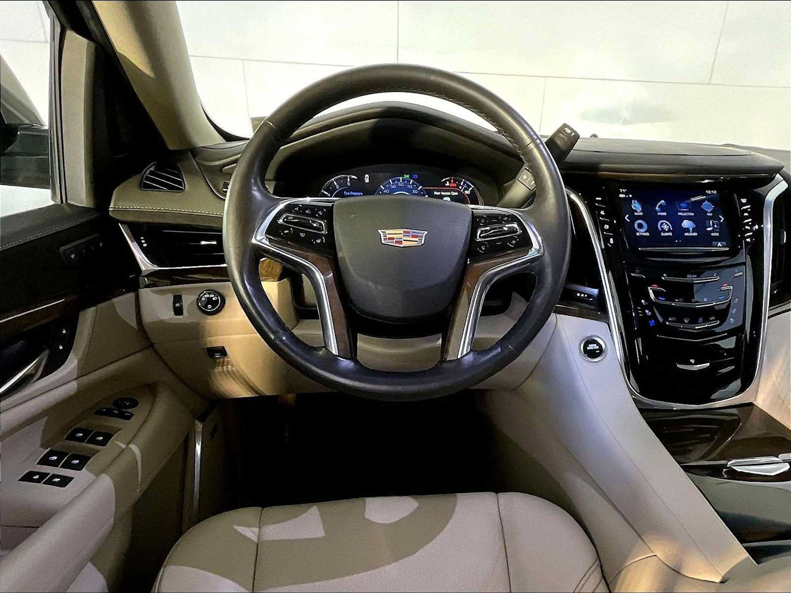 Used 2019 Cadillac Escalade ESV Premium Luxury w/ LPO, Radiant Package AWD/4WD image 13