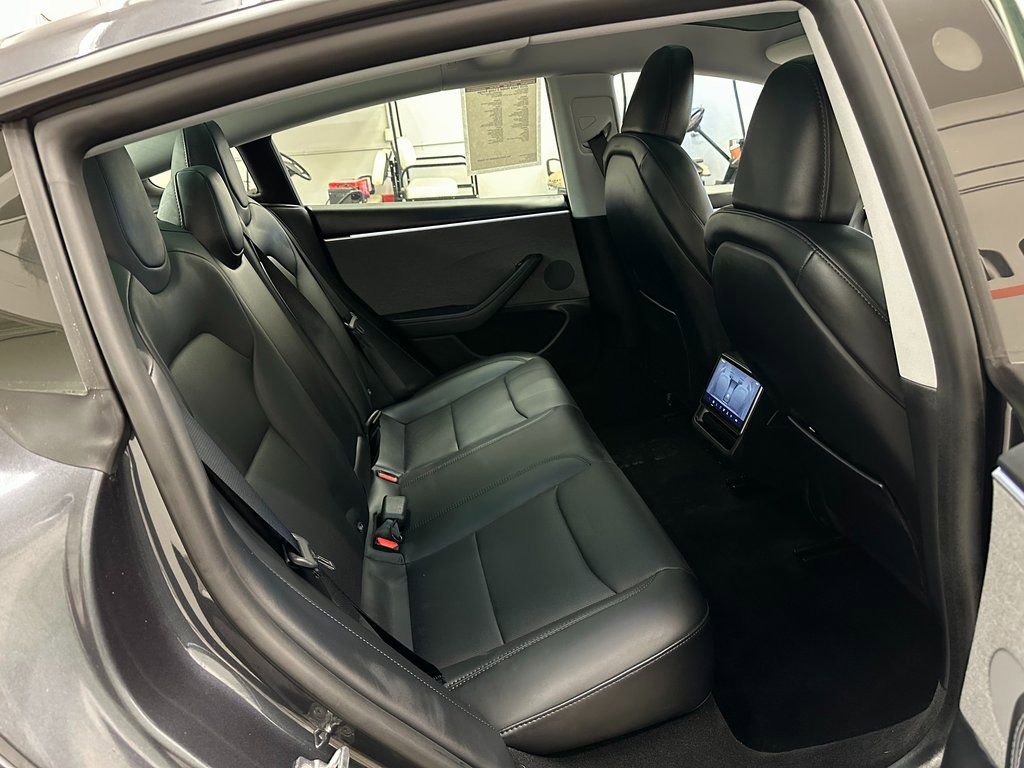 Used 2025 Tesla Model 3 Long Range image 31