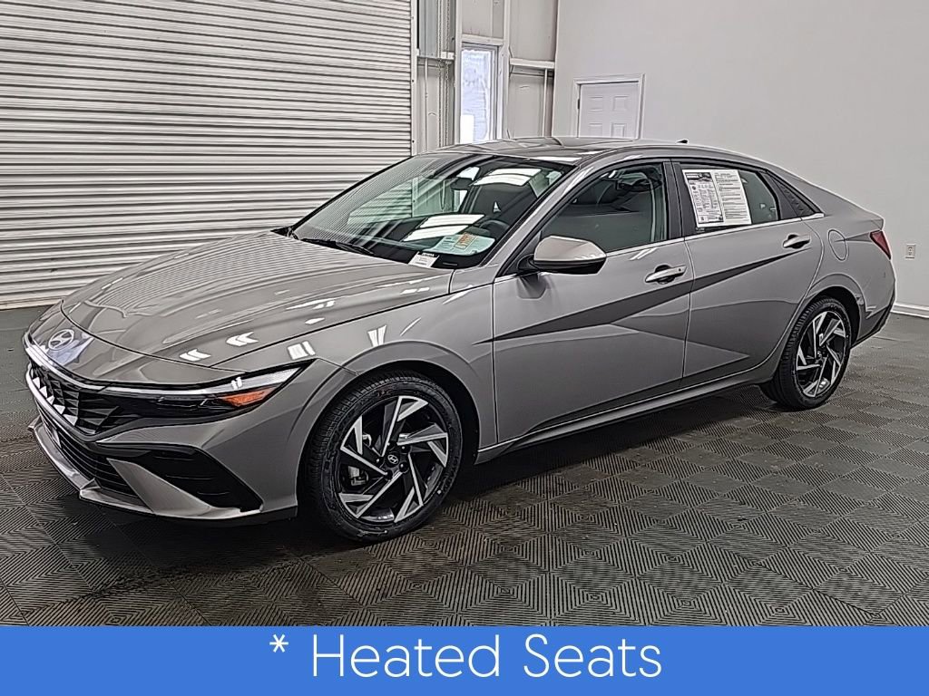 Used 2024 Hyundai Elantra SEL w/ Convenience Package image 5