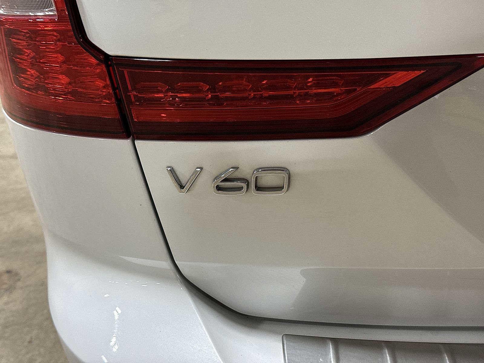 Used 2020 Volvo V60 T5 Cross Country w/ Protection Package Premier AWD/4WD image 27