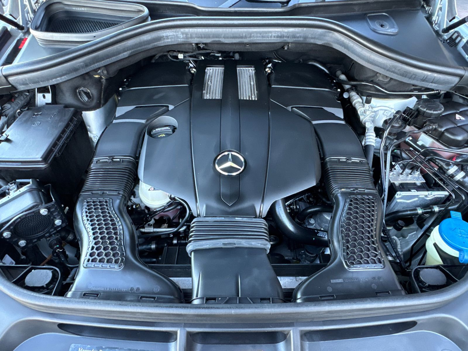 Used 2016 Mercedes-Benz GLE 550e 4MATIC w/ Driver Assistance Package image 6