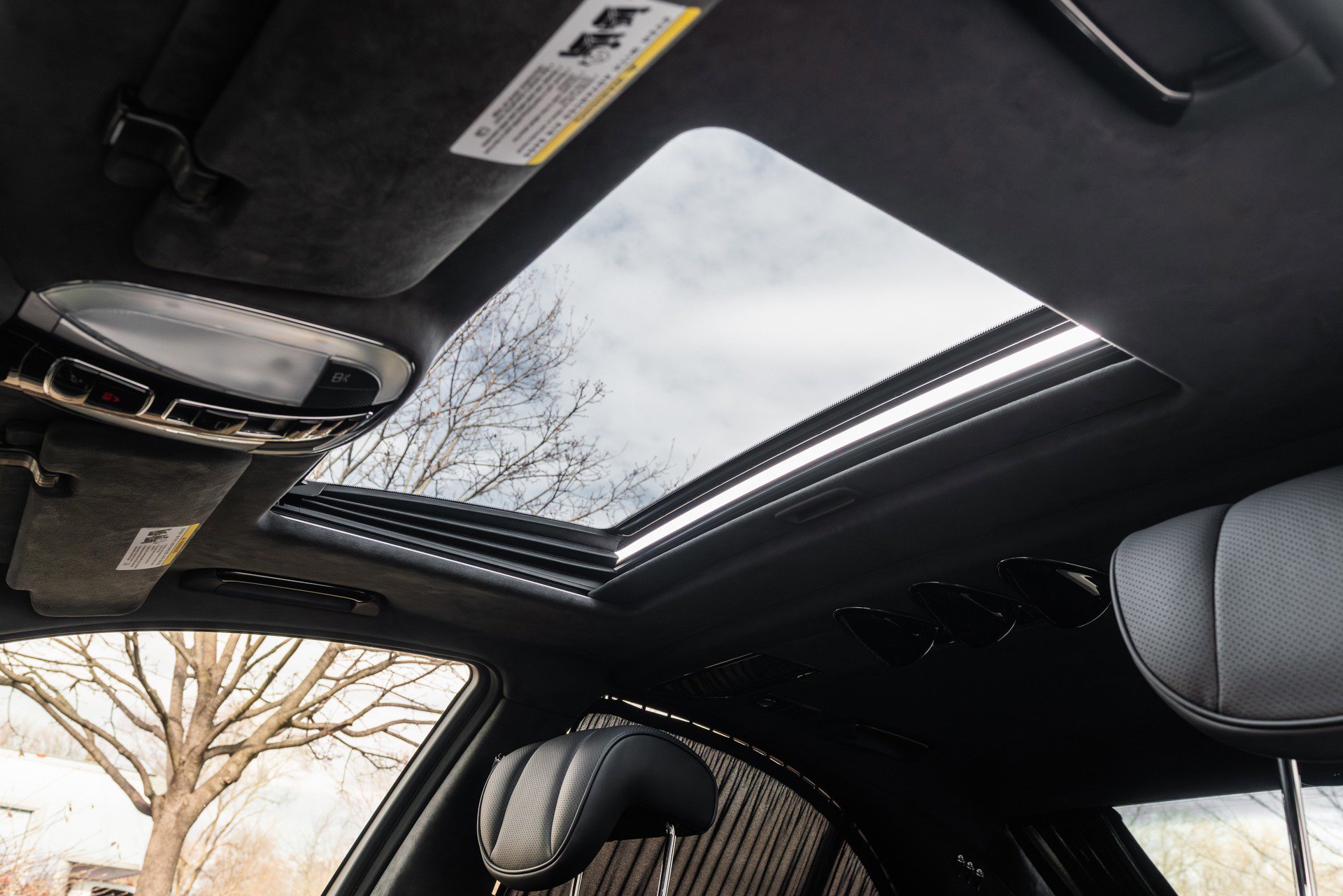 Used 2009 Maybach 57 S image 21