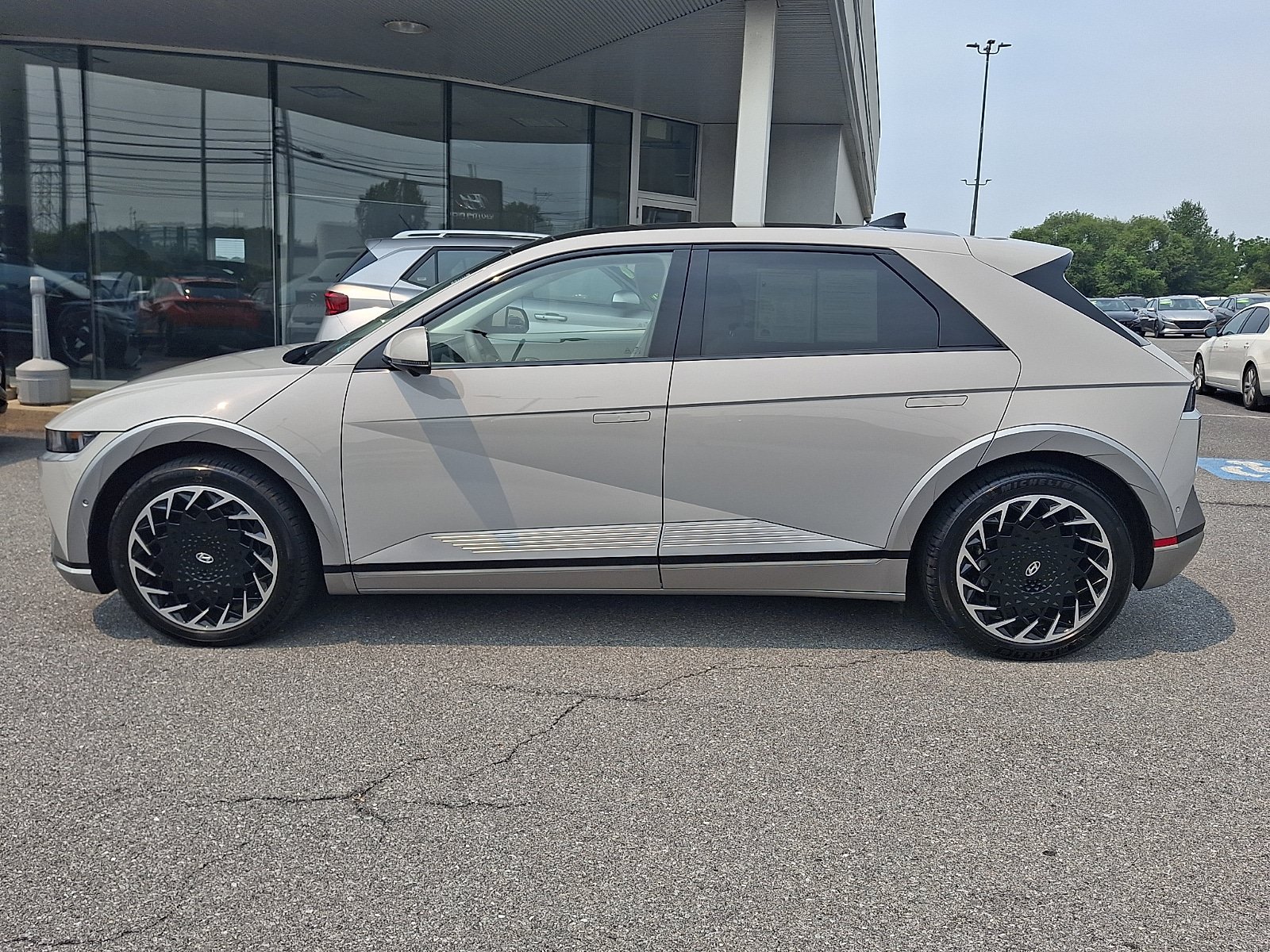 Certified 2023 Hyundai Ioniq 5 Limited AWD/4WD image 8