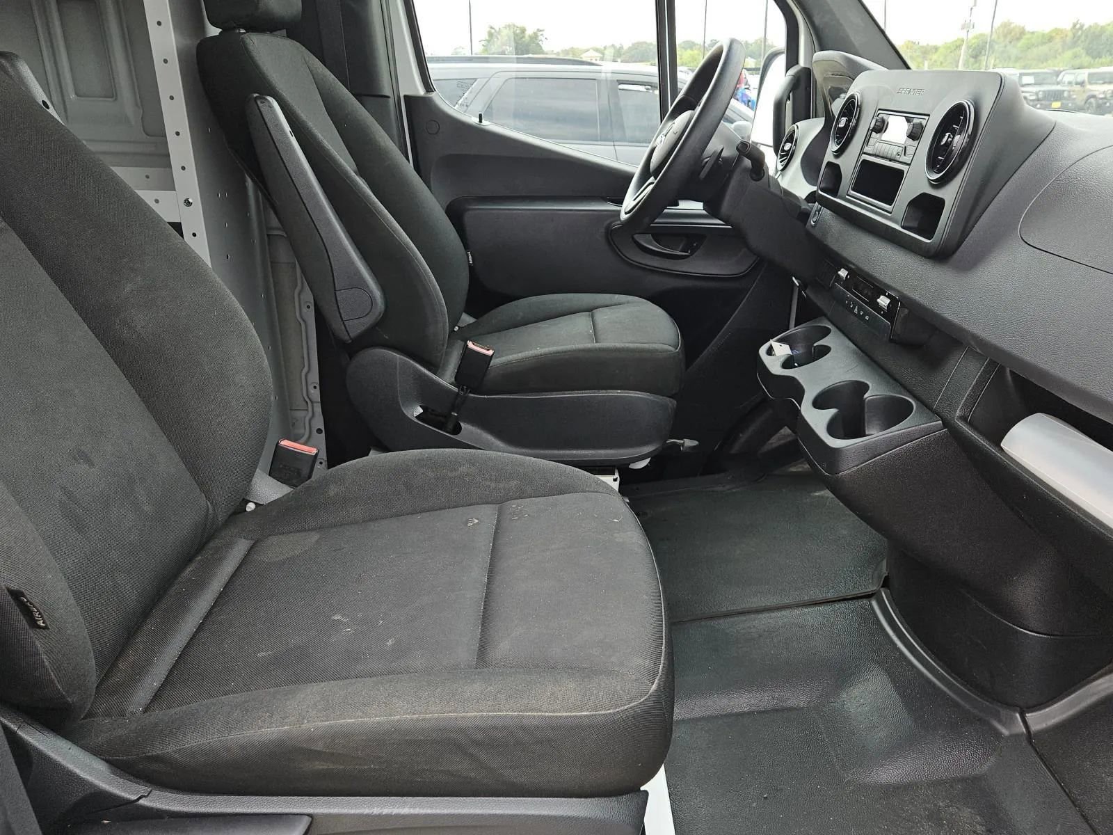 Used 2021 Mercedes-Benz Sprinter 1500 image 10