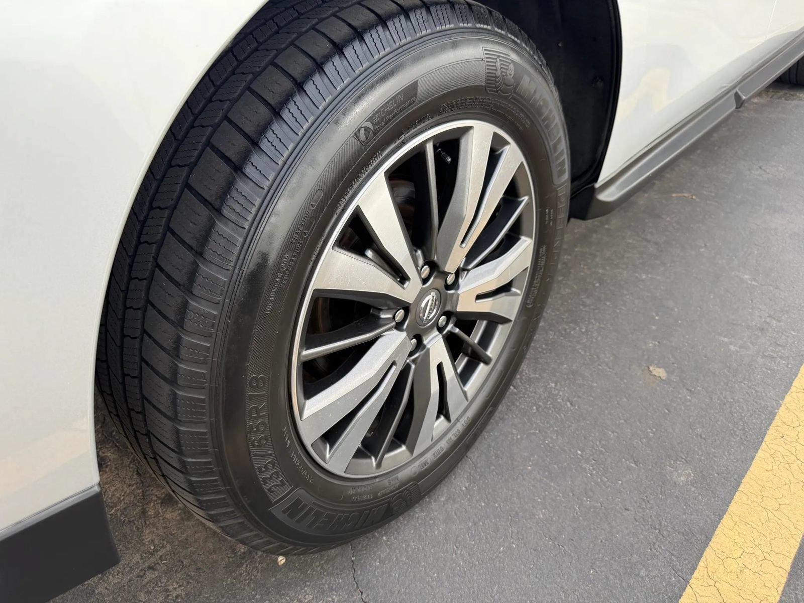 Used 2019 Nissan Pathfinder SL AWD/4WD image 26