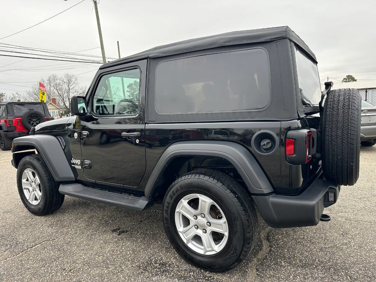 Used 2018 Jeep Wrangler Sport image 25