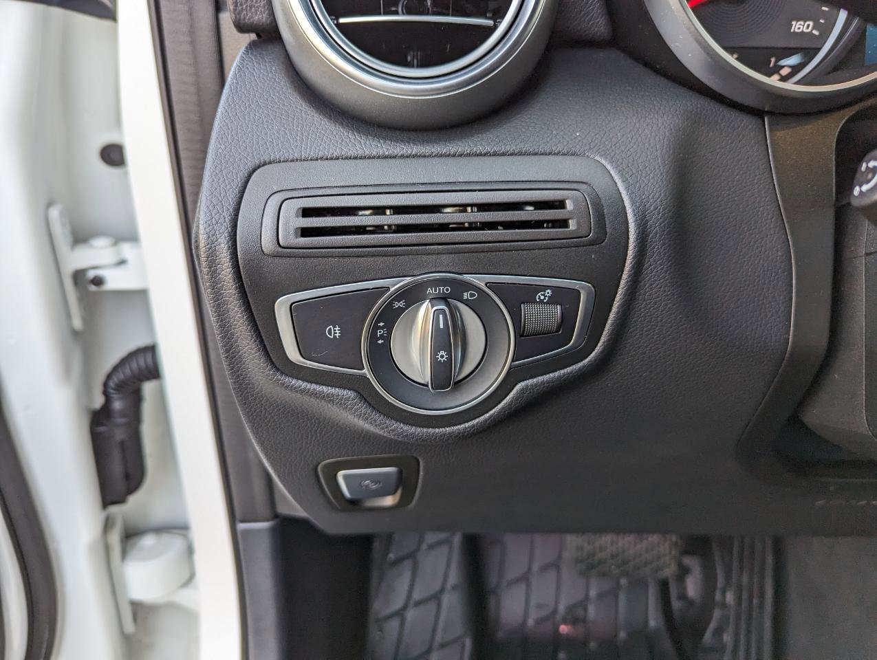 Used 2021 Mercedes-Benz GLC 300 GLC 300 4MATIC SUV image 15