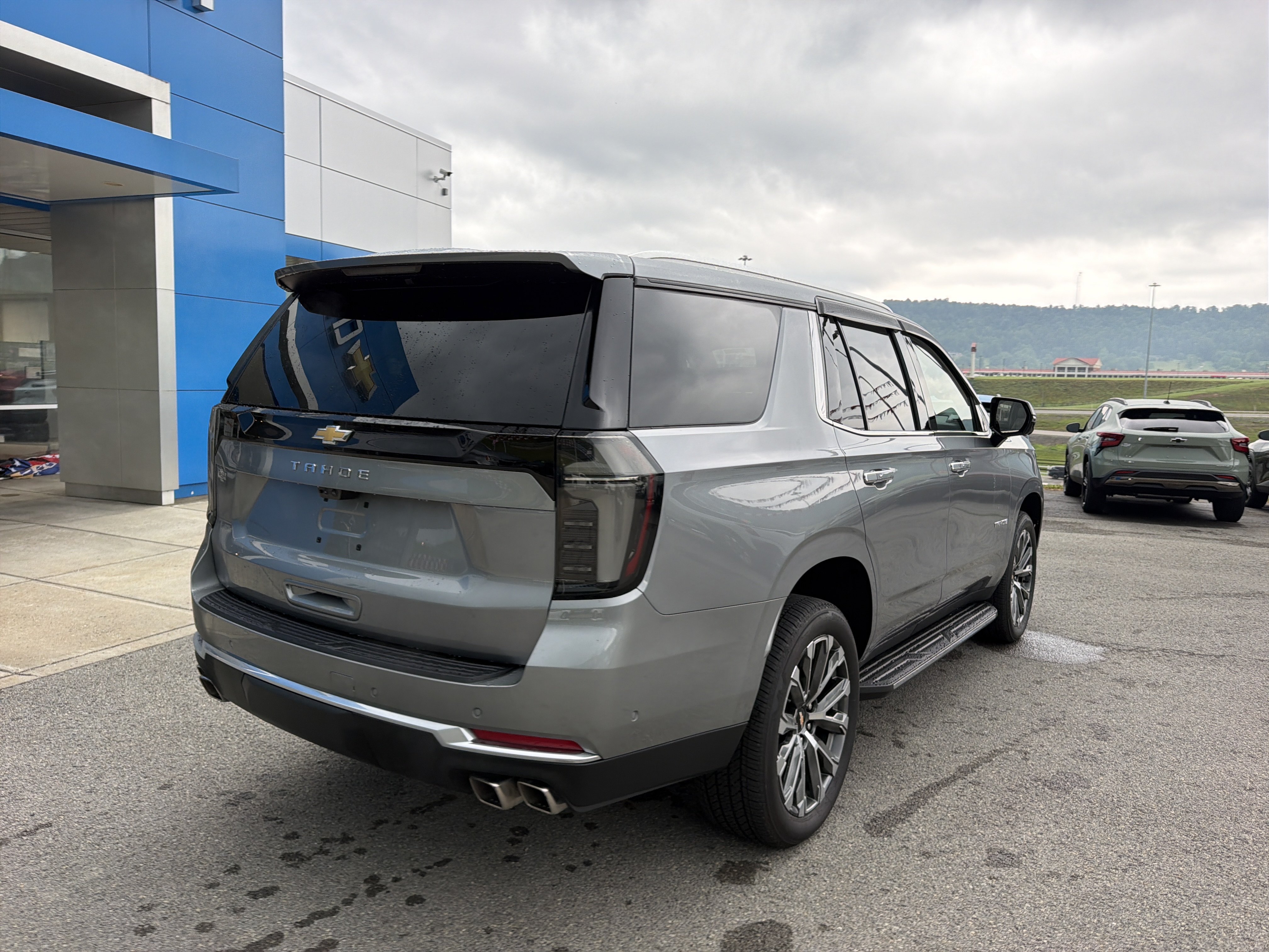Used 2026 Chevrolet Tahoe High Country w/ Sun And Tow Package AWD/4WD image 4