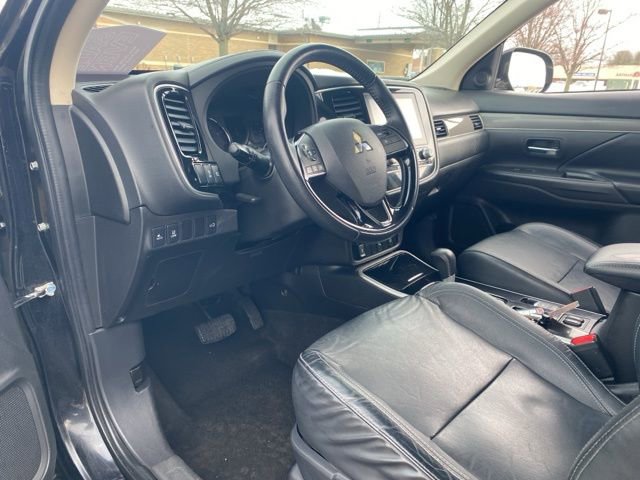 Used 2020 Mitsubishi Outlander SEL image 22