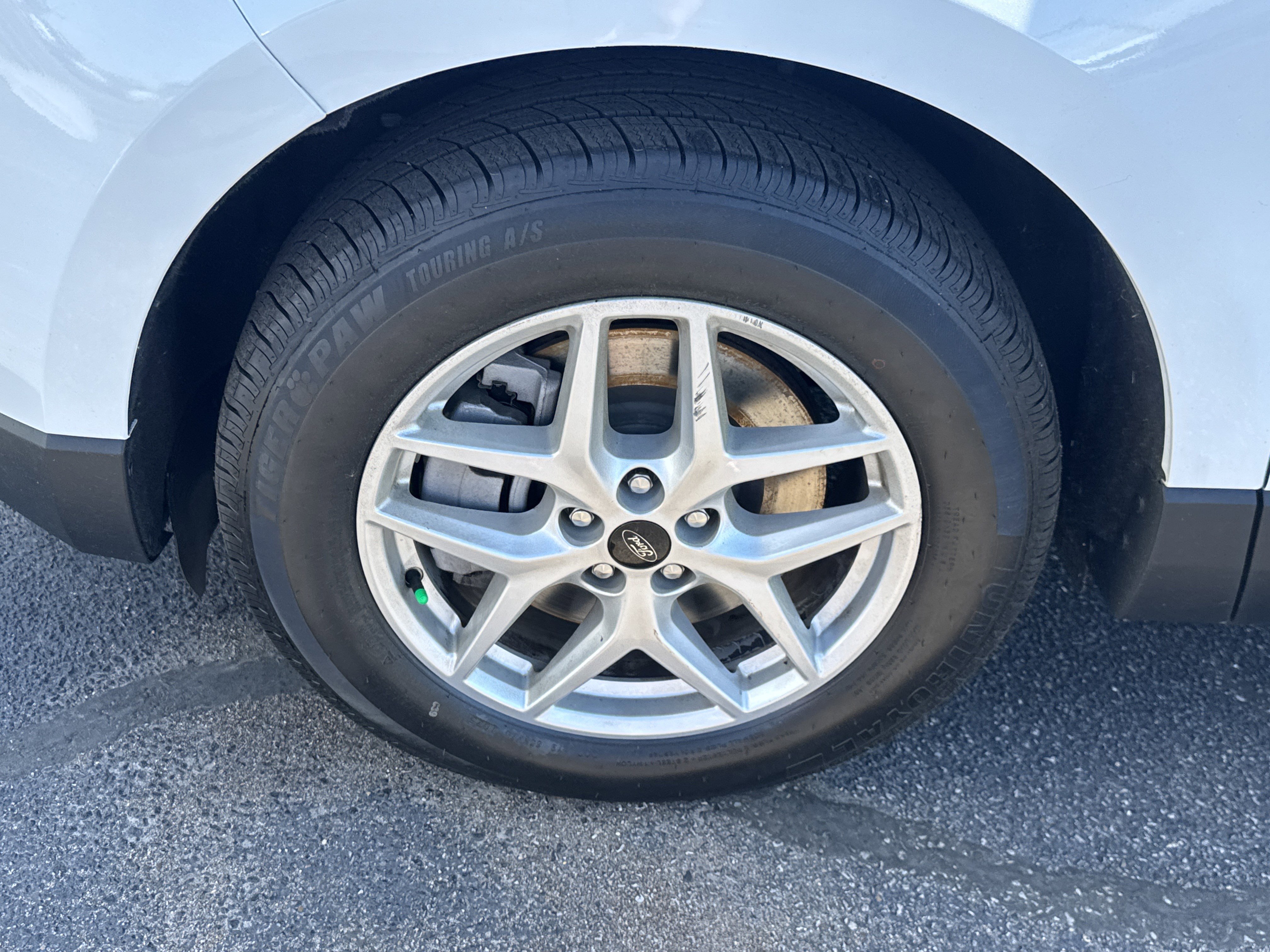 Used 2024 Ford Edge SEL image 9