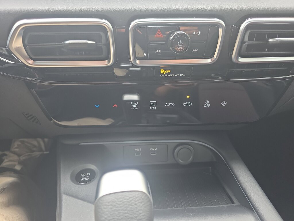 New 2026 Nissan Sentra SR w/ Floor Mat Package FWD image 12
