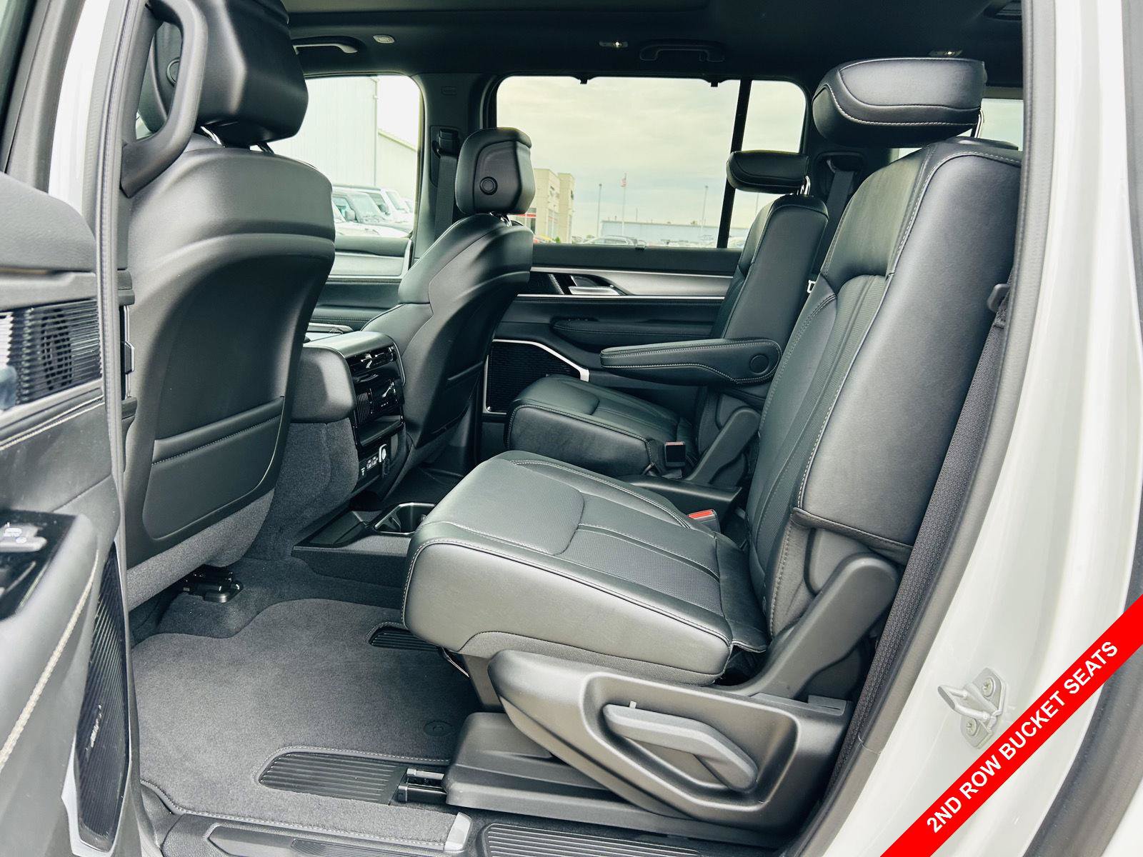 New 2026 Jeep Grand Wagoneer L Limited AWD/4WD image 32