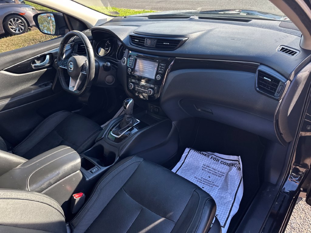 Used 2017 Nissan Rogue Sport SL AWD/4WD image 24