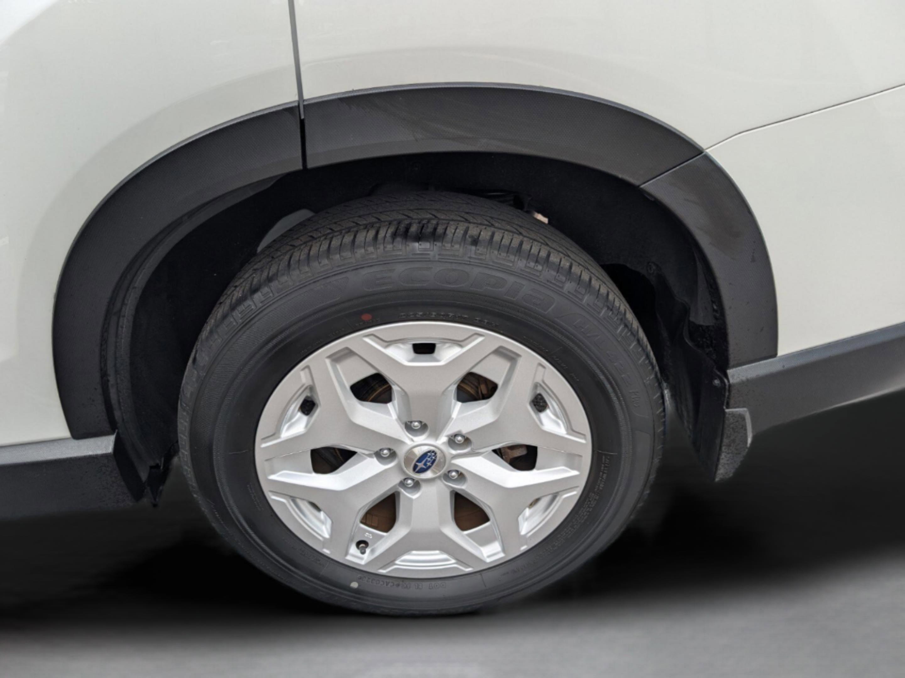 Used 2023 Subaru Forester AWD/4WD image 32