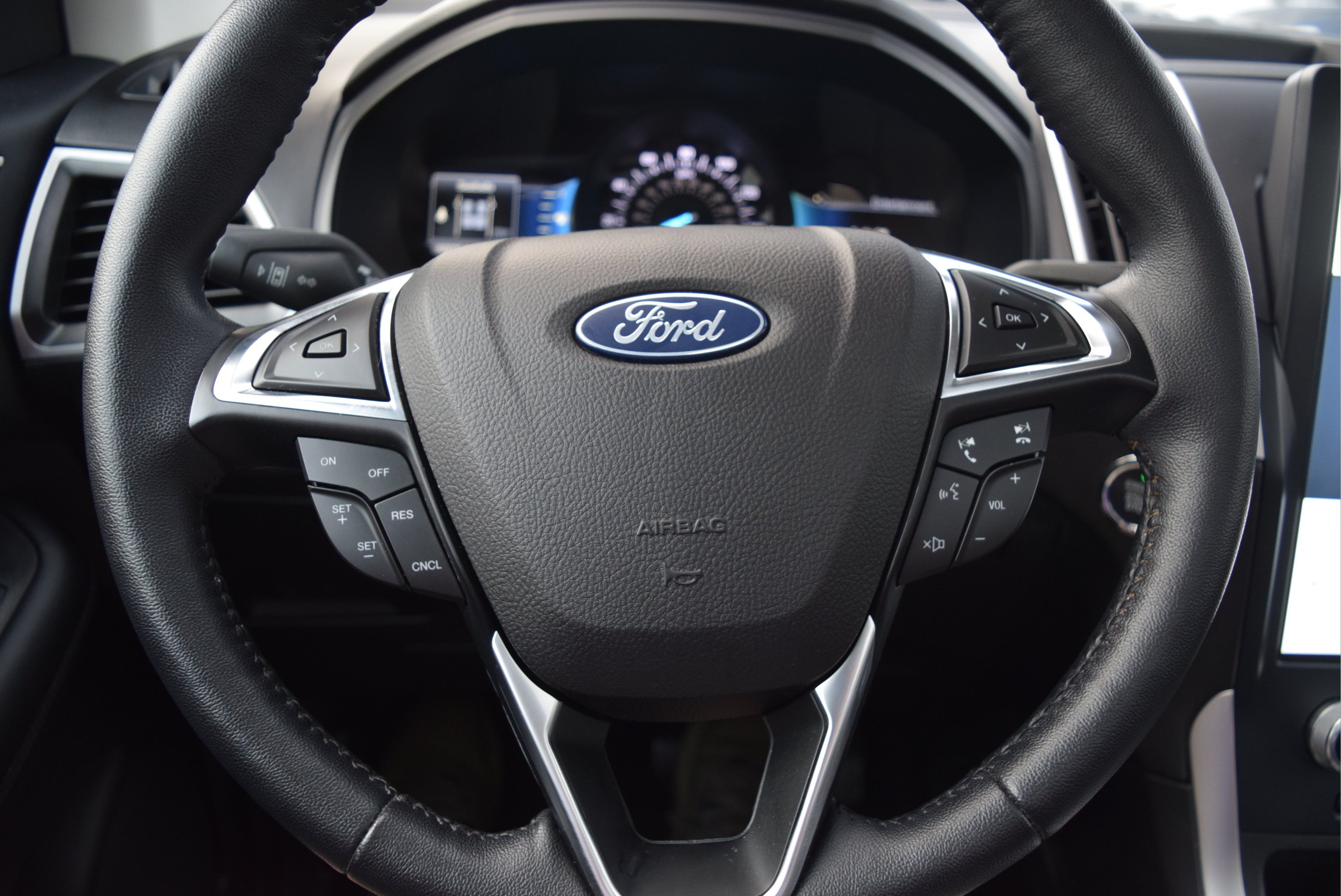 Certified 2023 Ford Edge SEL w/ Convenience Package AWD/4WD image 12