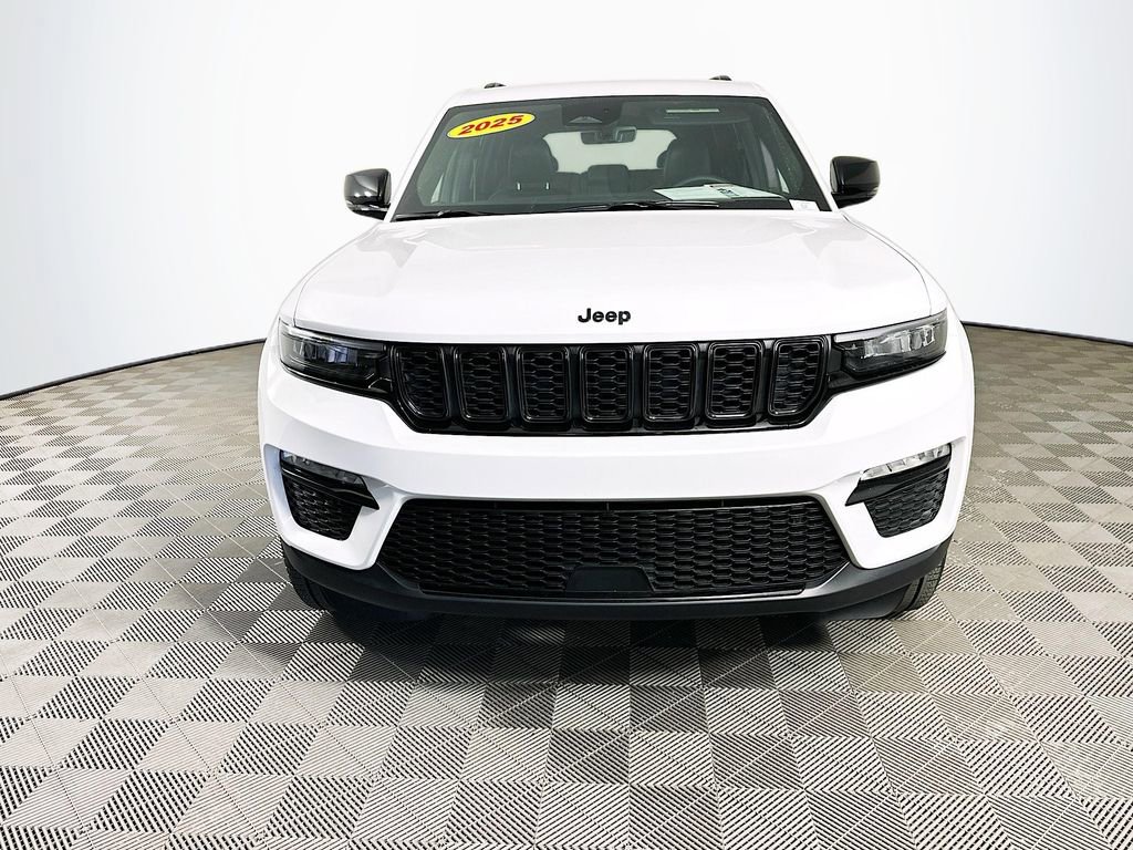 Certified 2025 Jeep Grand Cherokee Limited w/ Black Appearance Package image 4